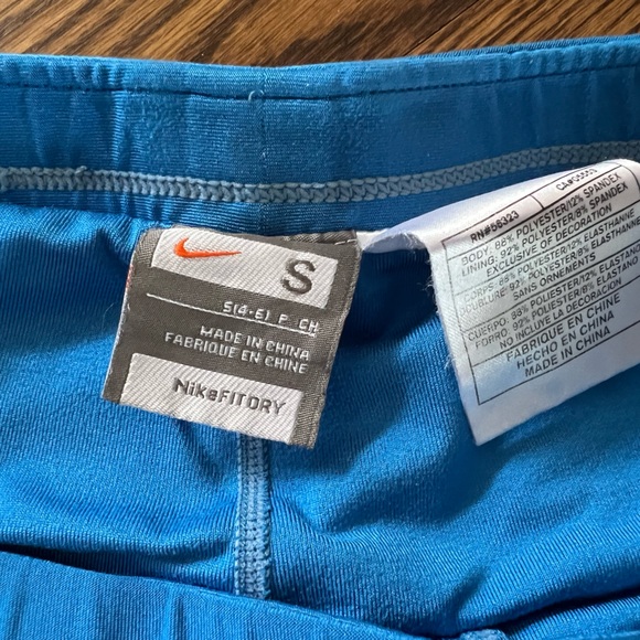 Blue and white pleated Nike tennis skirt with built-in shorts - Picture 4 of 4